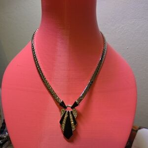 Elegant Vintagr Black and Silver Necklace